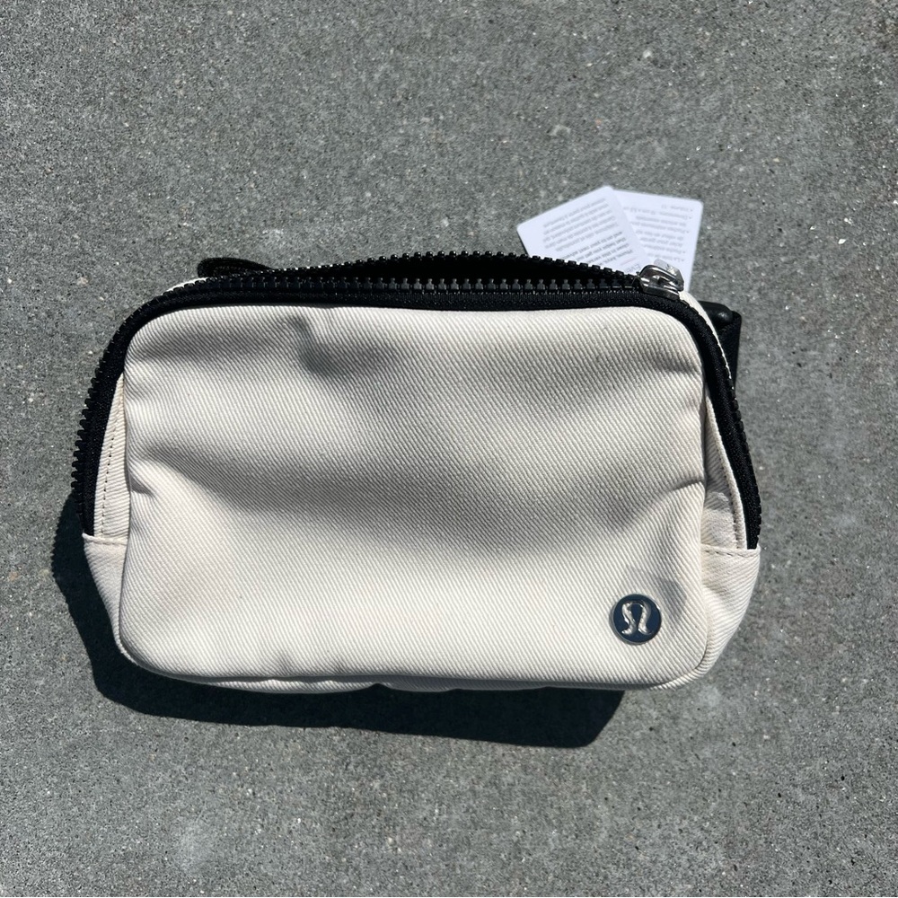 Lululemon belt bag
